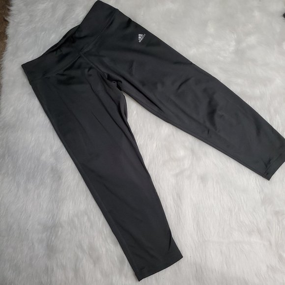 SOLD Adidas Cropped Gray Athletic Leggings, Sz S - Picture 2 of 4